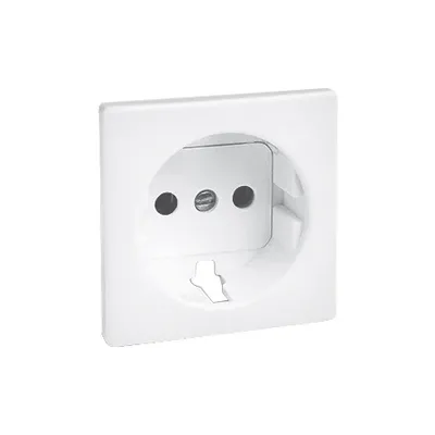 Biała pokrywa gniazda pojedynczego Schuko z przesłonami Simon 82, model 82041-30.