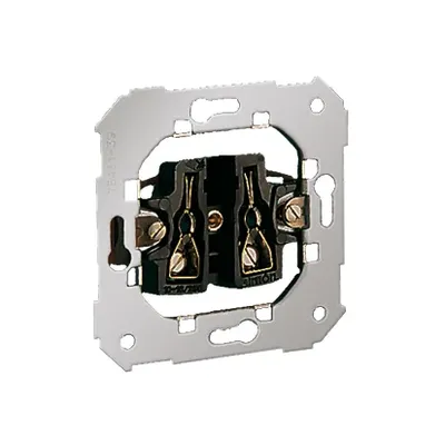 Mechanizm pojedynczego gniazda bez uziemienia Simon 82 z metalowym mocowaniem i czarnymi zaciskami śrubowymi.
