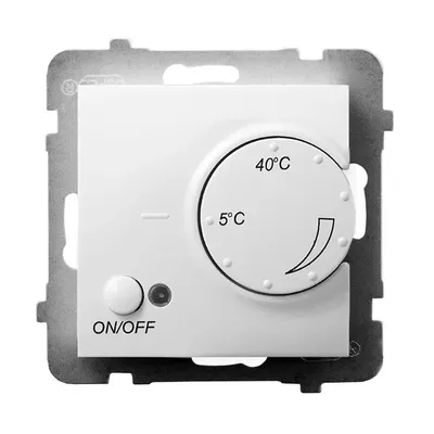 Biały regulator temperatury Ospel Aria RTP-1U/m/00 z pokrętłem regulacji od 5°C do 40°C i przyciskiem ON/OFF.