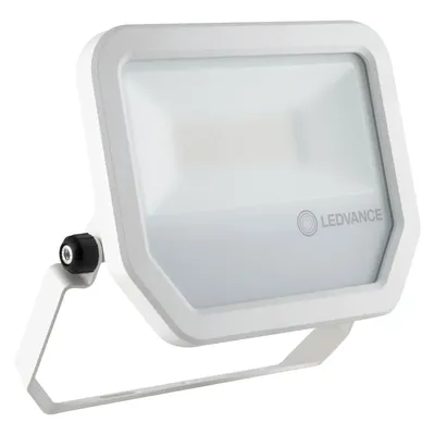 Biały naświetlacz LED Floodlight 50W marki Ledvance o barwie ciepłej 3000K, strumieniu świetlnym 5500lm i klasie szczelności IP65.