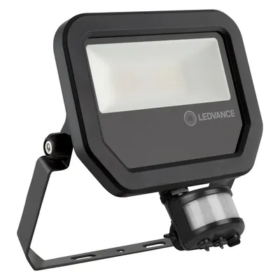 Czarny naświetlacz LED Ledvance 20W z czujnikiem ruchu, barwa ciepła 3000K, strumień świetlny 2200lm, IP65.