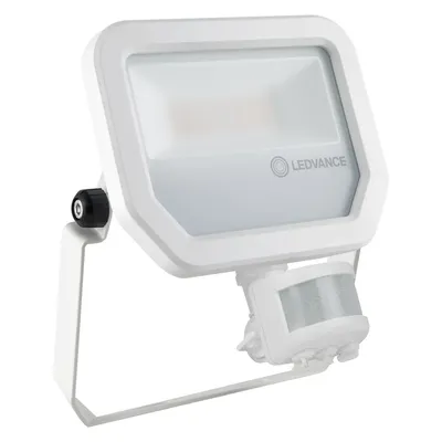 Naświetlacz LED Ledvance Floodlight 20W z czujnikiem ruchu, barwa ciepła 3000K, strumień świetlny 2200lm, klasa szczelności IP65, kolor biały.