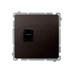 Gniazdo komputerowe pojedyncze RJ45, kat.6 Czekoladowy Simon Basic - BM61.01/47 z widocznym portem RJ45.