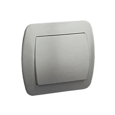 Łącznik jednobiegunowy 10AX Simon Akord AW1/26 w kolorze aluminium metalizowanym, prezentujący nowoczesny design.