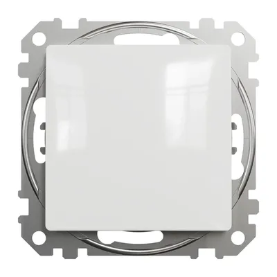 Biały łącznik jednobiegunowy Schneider Sedna Design&amp;Elements SDD111101 na metalowym stelażu montażowym.