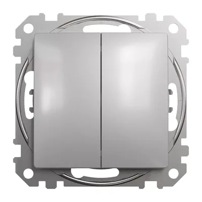 Łącznik podwójny świecznikowy Schneider Sedna Design&amp;Elements SDD113105 wykonany ze srebrnego aluminium.