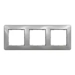Potrójna ramka Schneider Sedna Design w kolorze srebrnego aluminium, SDD313803, z miejscem na trzy moduły.