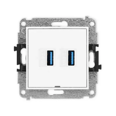 Podwójne gniazdo USB-A 3.0 Karlik MINI w białej, błyszczącej ramce z metalowym mocowaniem.