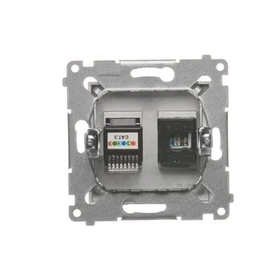 Gniazdo RJ45 kat. 5e i telefoniczne RJ12 w kolorze srebrny mat, seria Simon 54, widok od tyłu.