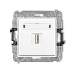 Pojedyncza ładowarka USB typu A 1A Karlik MINI w kolorze białym matowym, z metalowym stelażem montażowym.