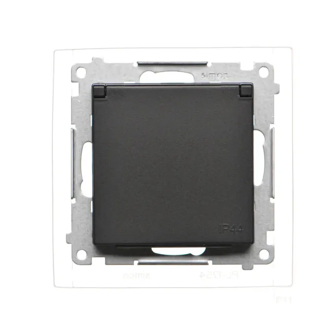 Gniazdo bryzgoszczelne IP-44 Simon 55 w kolorze czarny mat, model TGZ1BCZ.01/149, z klapką ochronną.