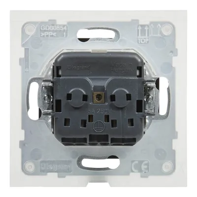 Tył gniazda bryzgoszczelnego Legrand Suno IP-44 z szybkozłączami, oznaczenie 16A 250V~, Made in Hungary.