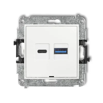 Ładowarka podwójna USB typu A+C Quick Charge Karlik MINI, biała matowa, z jednym portem USB-C i jednym USB-A.
