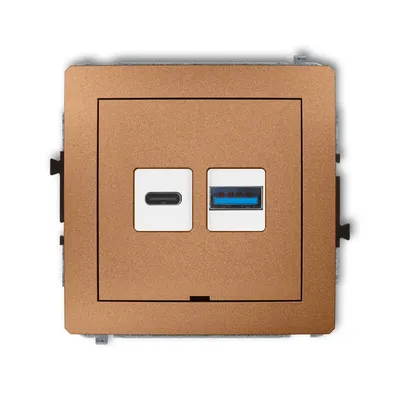 Ładowarka podwójna USB typu A+C Quick Charge Złoty metalik Karlik DECO - 8DCUSBBO-8, z portem USB-C i USB-A.