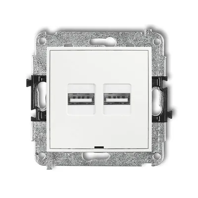 Podwójna ładowarka USB typu A+A Karlik MINI w białym połysku, z dwoma portami USB do ładowania urządzeń.