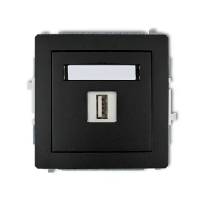 Ładowarka pojedyncza USB typu A 1A Karlik DECO w kolorze czarny mat, model 12DCUSB-1, z jednym portem USB.