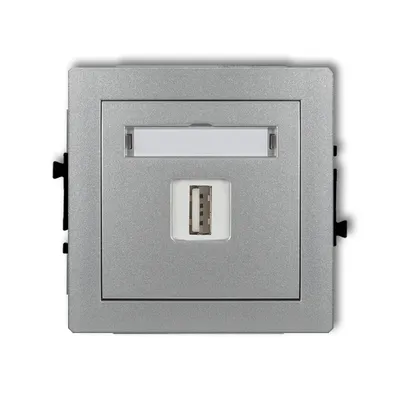Pojedyncza ładowarka USB typu A 1A w kolorze srebrny metalik, seria Karlik DECO, model 7DCUSB-1.