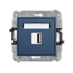 Pojedyncza ładowarka USB typu A 1A Karlik MINI w kolorze granatowym z metalową ramką montażową.