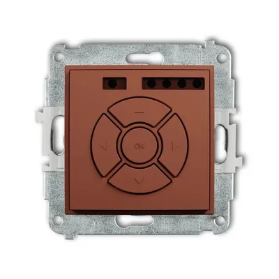 Elektroniczny sterownik roletowy Karlik ICON 63ISR-4 w kolorze terakoty, z przyciskami sterowania i wbudowanym mechanizmem montażowym.