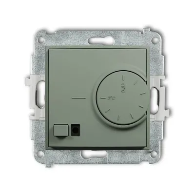 Regulator temperatury Karlik ICON 61IRT-1 w kolorze szałwiowym z pokrętłem regulacji i wskaźnikiem temperatury.