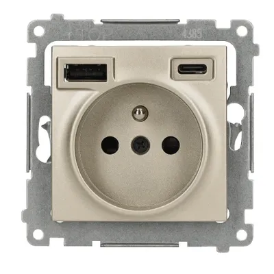 Gniazdo pojedyncze Simon 54 w kolorze złotym matowym, z dwoma portami USB (typ C i typ A) do ładowania urządzeń.