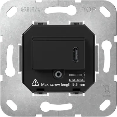 Mechanizm czarnej ładowarki pojedynczej USB typu C Gira System 55 z oznaczeniem maksymalnej długości śruby 9.5 mm.