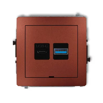Ładowarka podwójna USB typu A+C 30W Brązowy metalik Karlik DECO z dwoma portami do ładowania urządzeń.