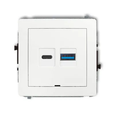 Podwójna ładowarka USB typu A+C 30W Karlik DECO w białym macie, z jednym portem USB-C i jednym portem USB-A.