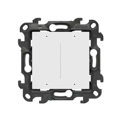 Podwójny sterownik oświetleniowy Simon 24 GO z Wi-Fi, biały, montaż podtynkowy, nowoczesny design.