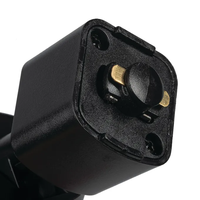 Czarny adapter szynowy Kanlux ALTEAR z widocznym mechanizmem podłączeniowym i stykami.