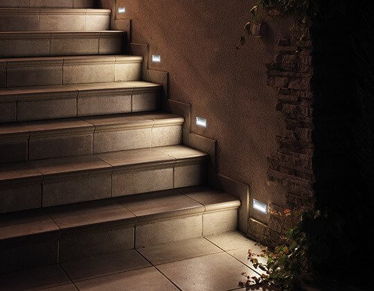oświetlenie schodowe zewnętrzne podswietla stopnie schodowe